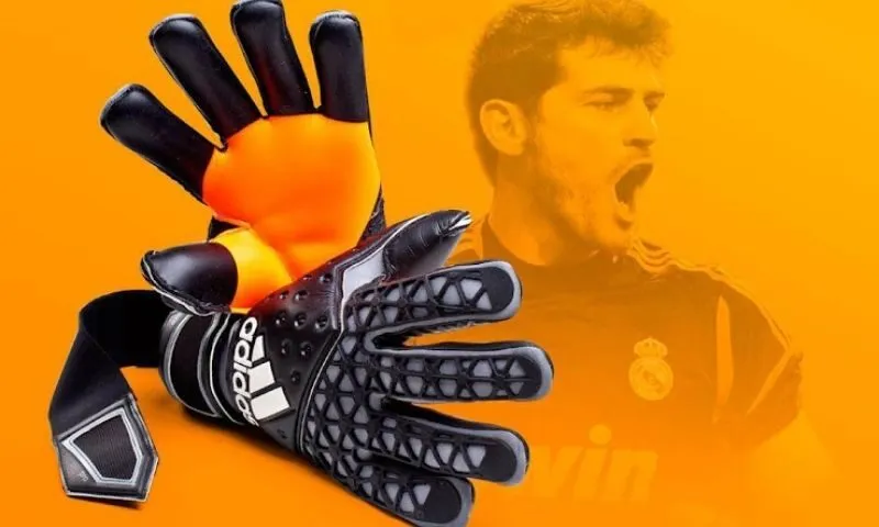 Bao tay Iker Casillas hỗ trợ anh như thế nào?