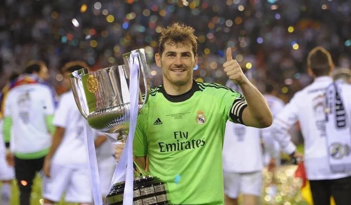 iker-casillas-bi-benh-0