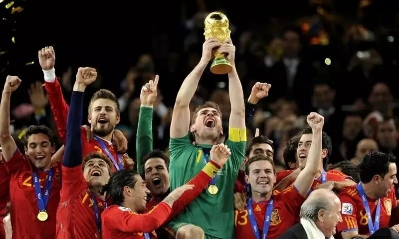 Iker Casillas kết thúc sự nghiệp ảnh hưởng ra sao?