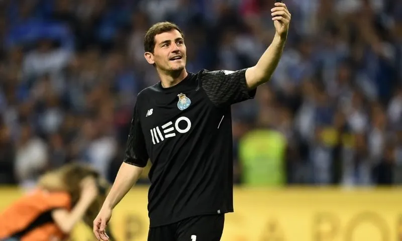 So sánh những người tiền nhiệm với Iker Casillas tại Real